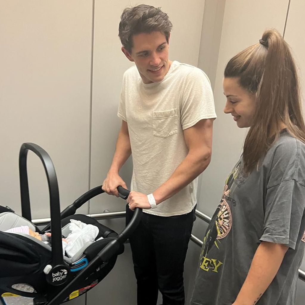 Casey Cott mit Frau Kind, September 2023