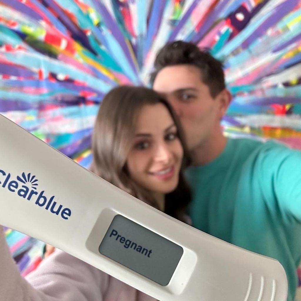 Casey Cott und seine Frau Nichola im April 2023