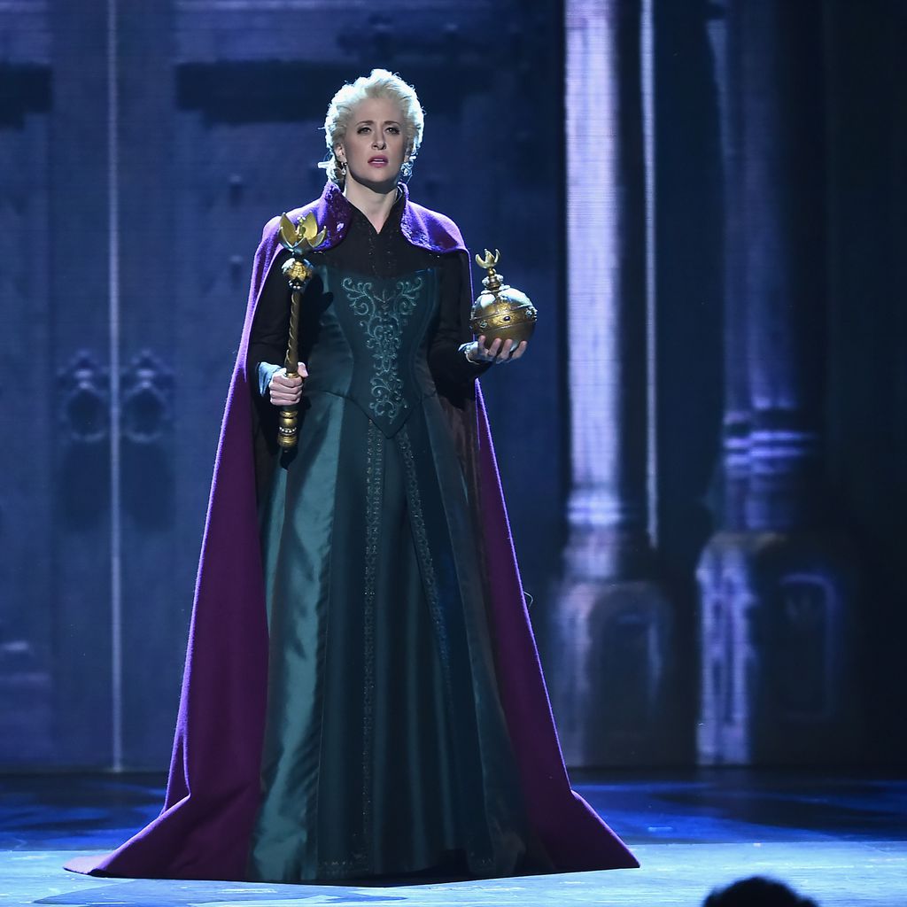 Cassie Levy als Elsa im "Frozen"-Musical
