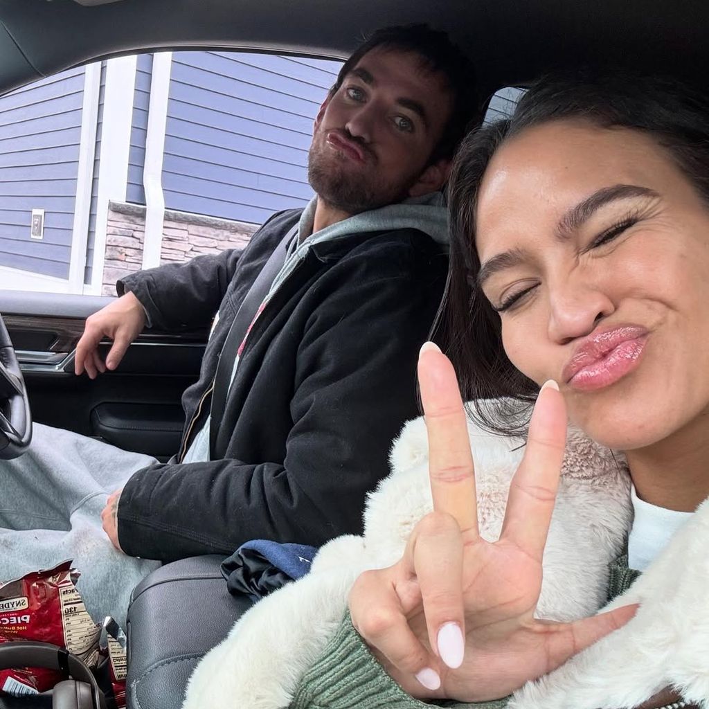Cassie und Alex Fine im März 2025