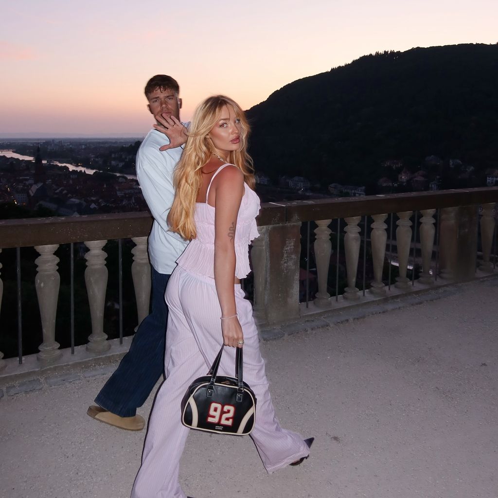 Cassy Cassau und Coach Bennet im Juni 2025
