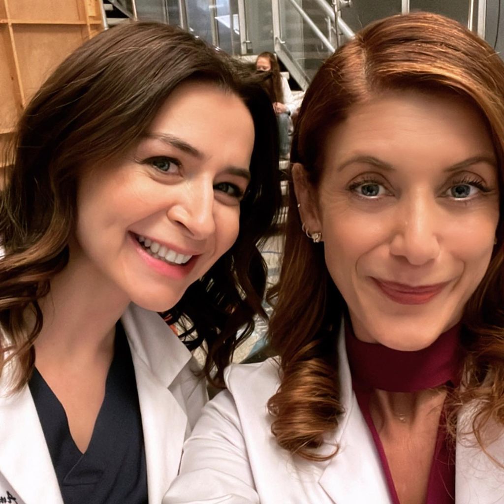 Caterina Scorsone und Kate Walsh machen ein Selfie