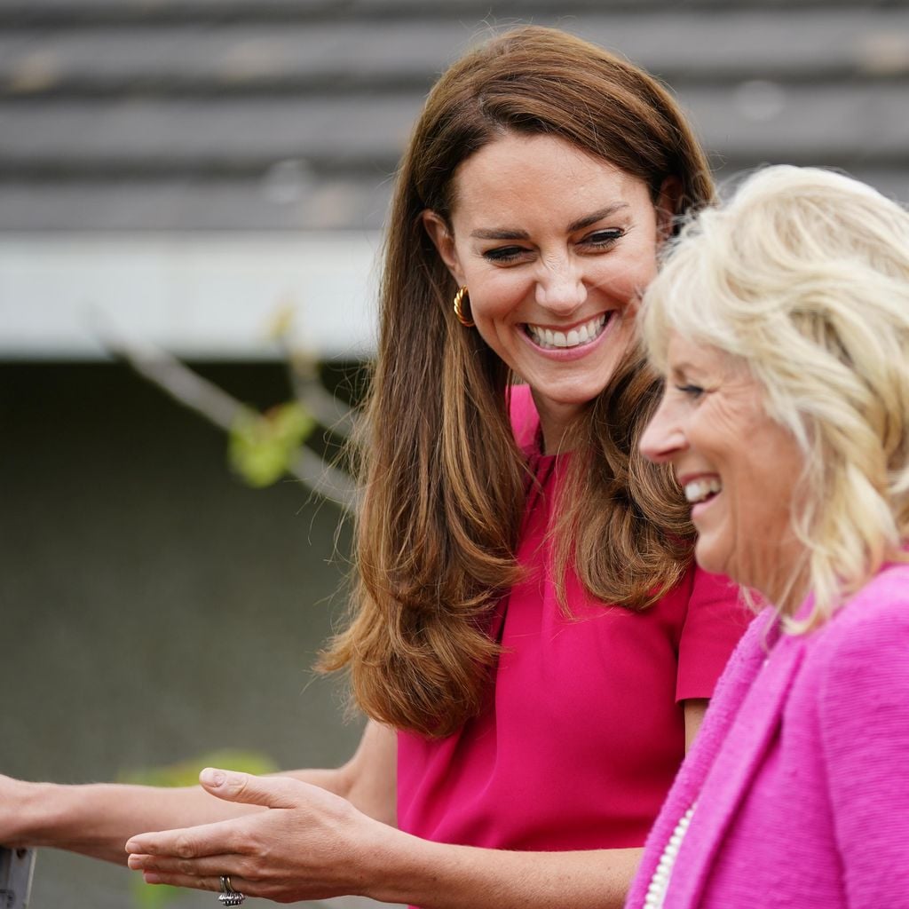 Catherine, Duchess of Cambridge, und Dr. Jill Biden besuchen die Connor Downs Academy während des G7-Gipfels in Cornwall