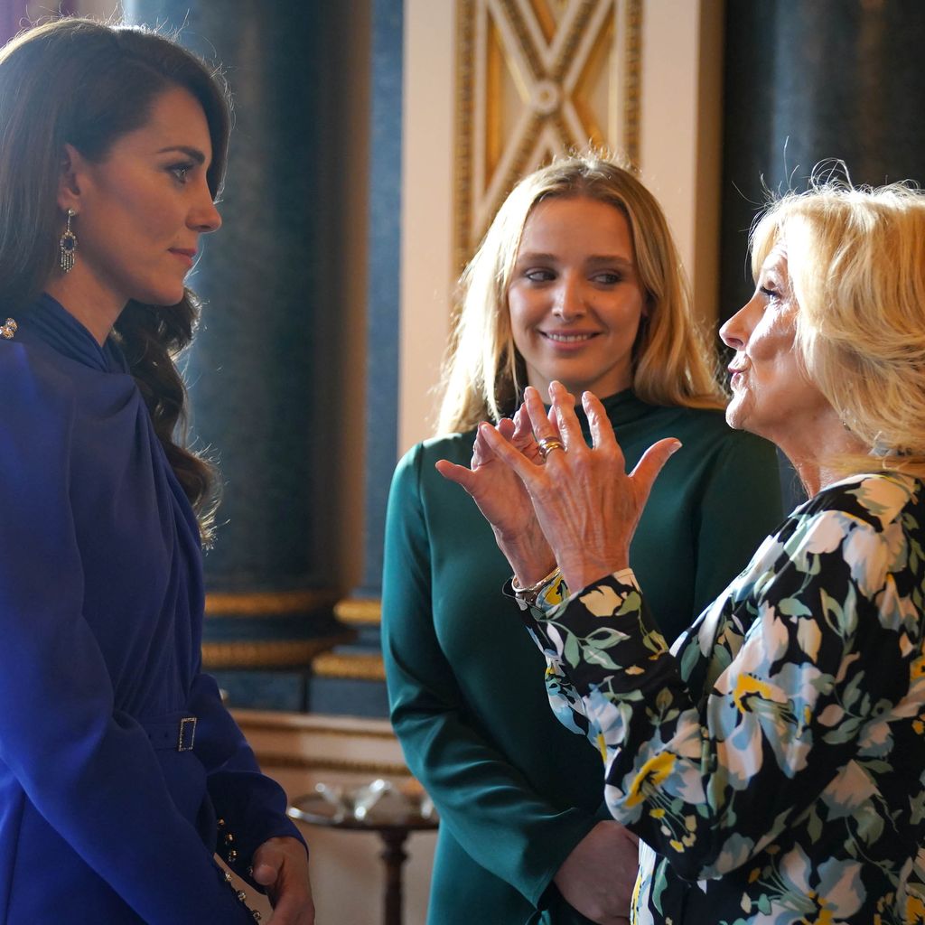 Catherine, Princess of Wales, im Gespräch mit Dr. Jill Biden und Finnegan Biden beim Empfang im Buckingham-Palast