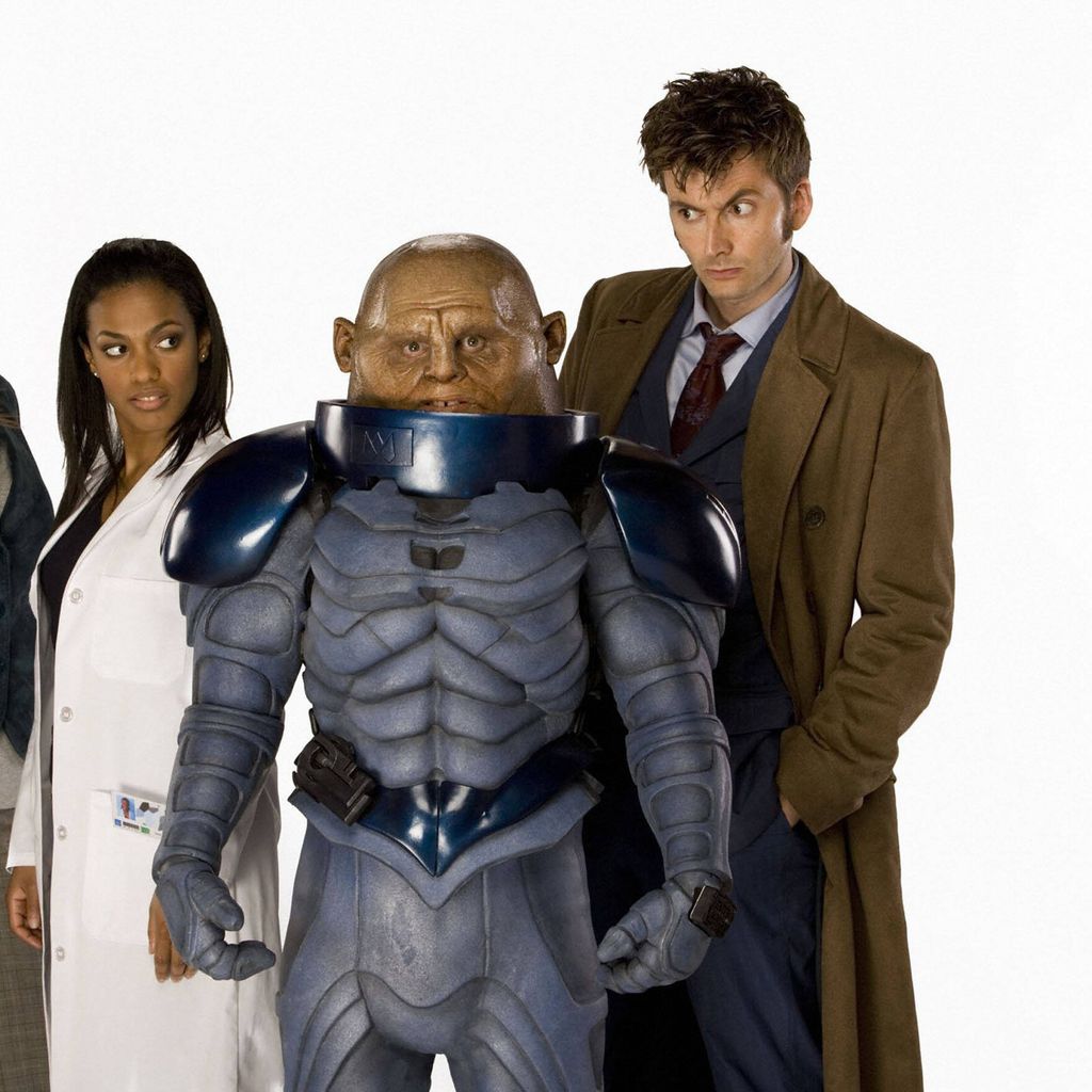 Catherine Tate als Donna, Freema Agyeman als Martha, Dan Starkey als Commander Skorr und David Tennant als The Doctor