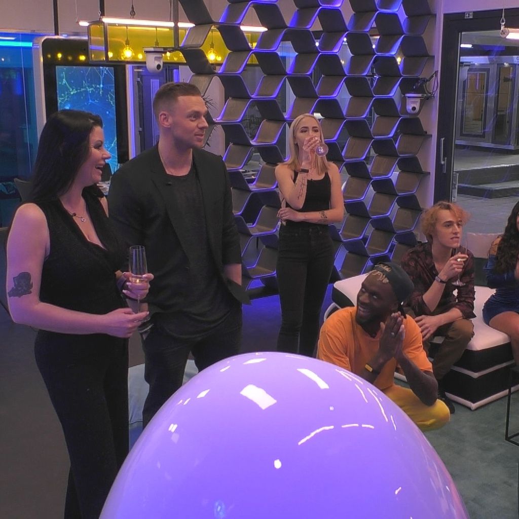 Cathleen, Philipp, Gina, Mac, Tim, Maria und Michelle bei "Big Brother"