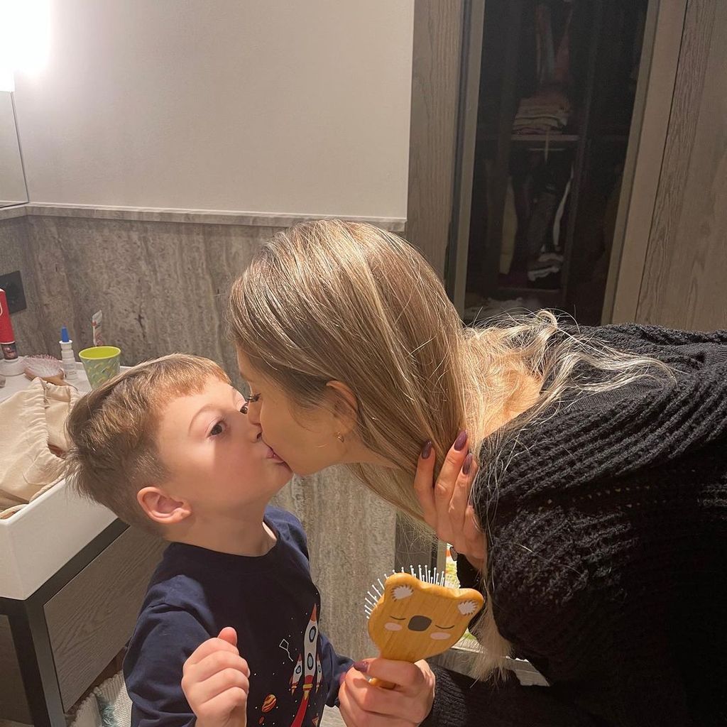 Cathy Hummels mit ihrem Sohn Ludwig