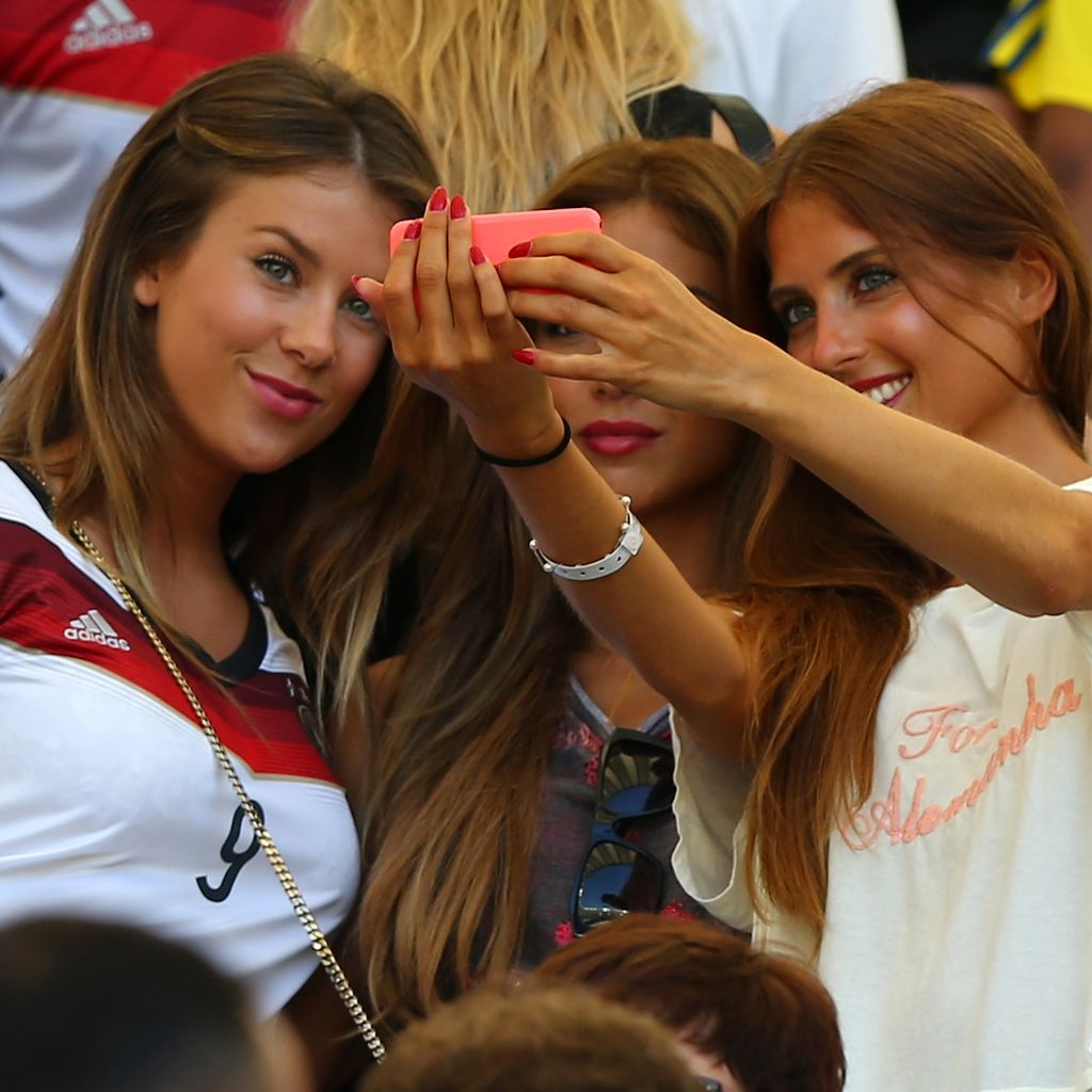 Spielerfrauen Montana Yorke, Ann-Kathrin Götze und Cathy Hummels bei der WM 2014 in Brasilien