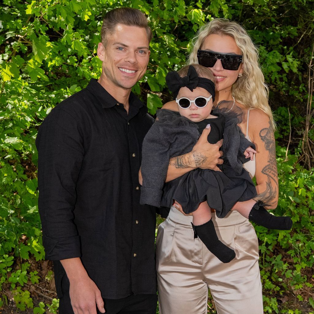 Cedric Beidinger und Eliza Klenner mit Tochter Leni beim BILD-Renntag 2026