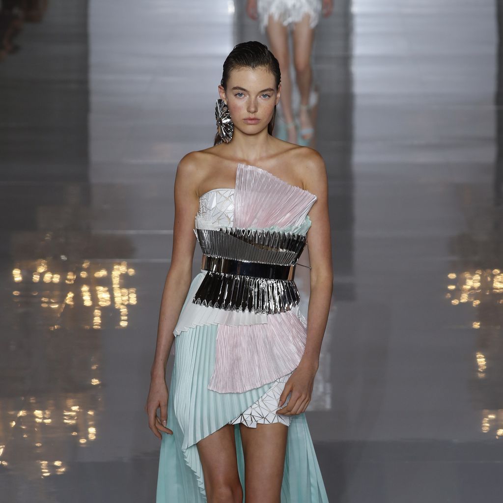 Céline Bethmann auf dem Laufsteg für Balmain