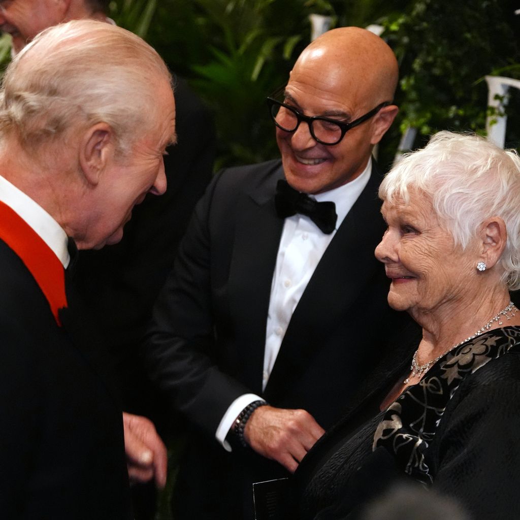 König Charles, Stanley Tucci und Judi Dench nach der Premiere von "Finding Harmony: A King's Vision" in Windsor