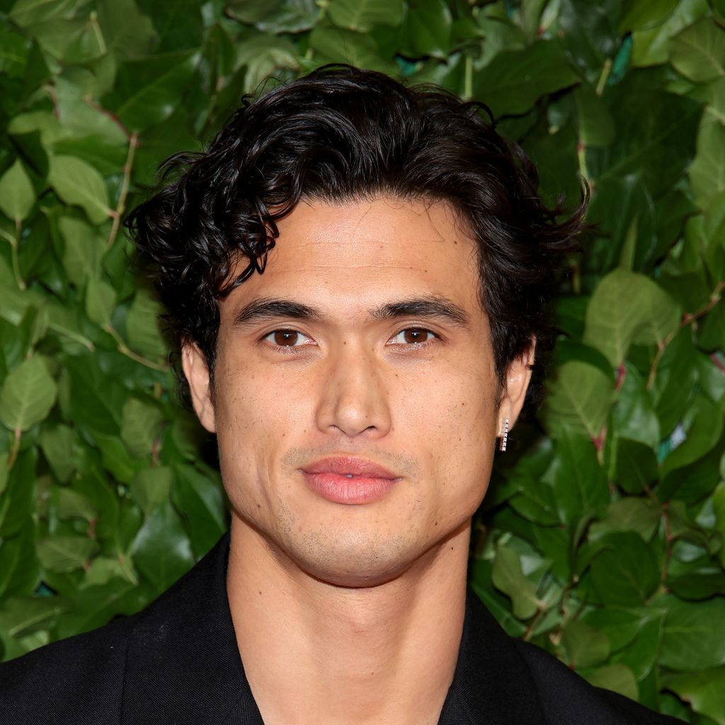 Charles Melton im November 2023