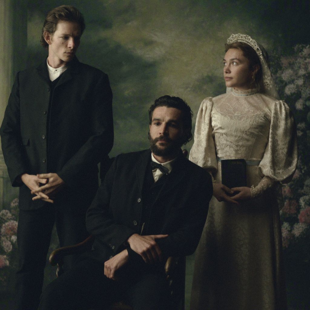 Charles (Mike Faist) und Adam Trask (Christopher Abbott) mit Cathy Ames (Florence Pugh) in "East of Eden"