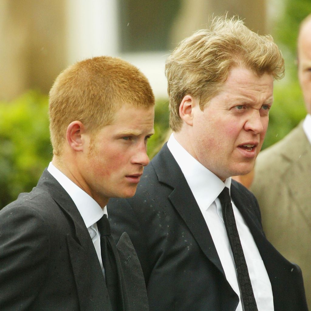 Charles Spencer und Prinz Harry im Juni 2004 in Oban, Schottland