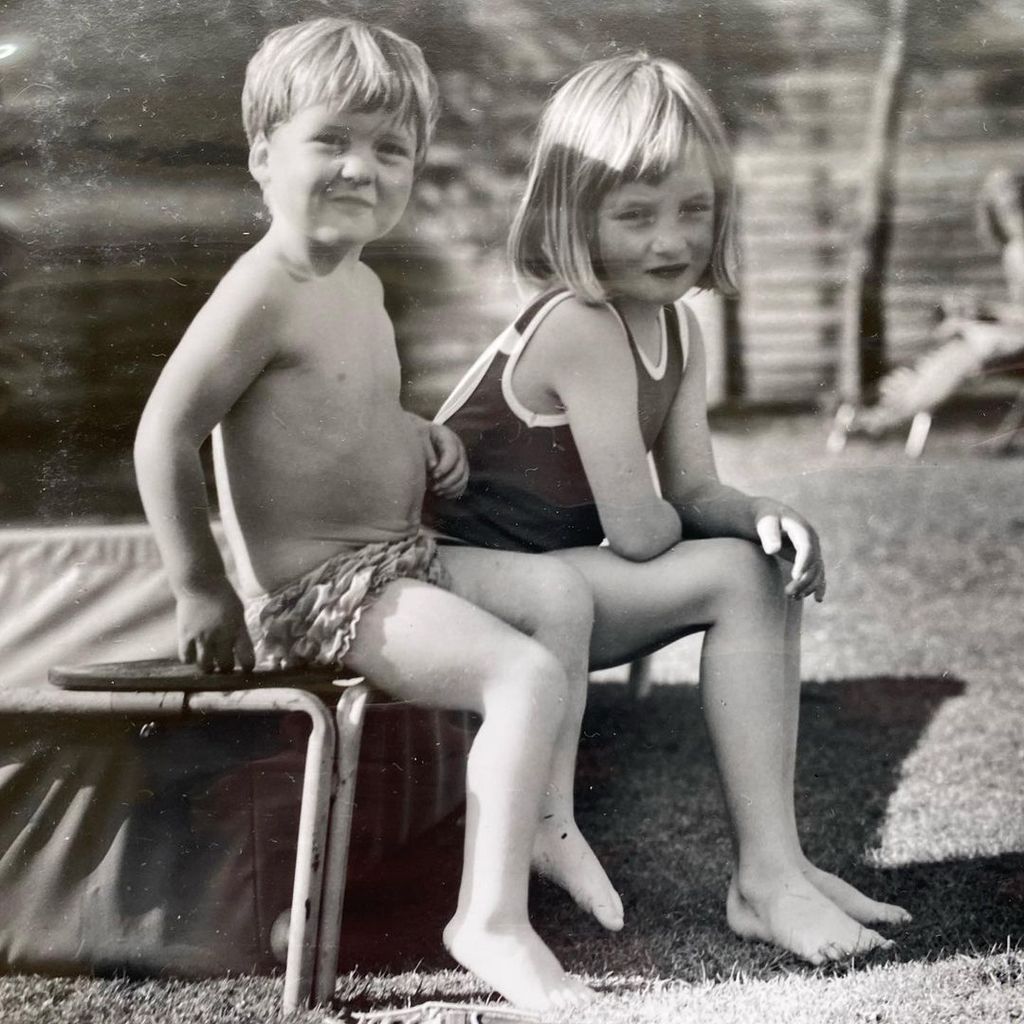Charles Spencer und Prinzessin Diana als Kinder