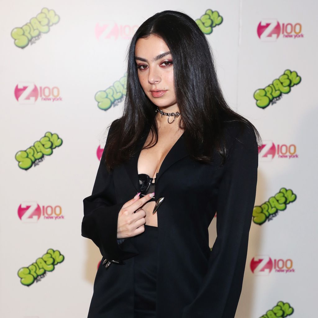 Charli XCX, Sängerin