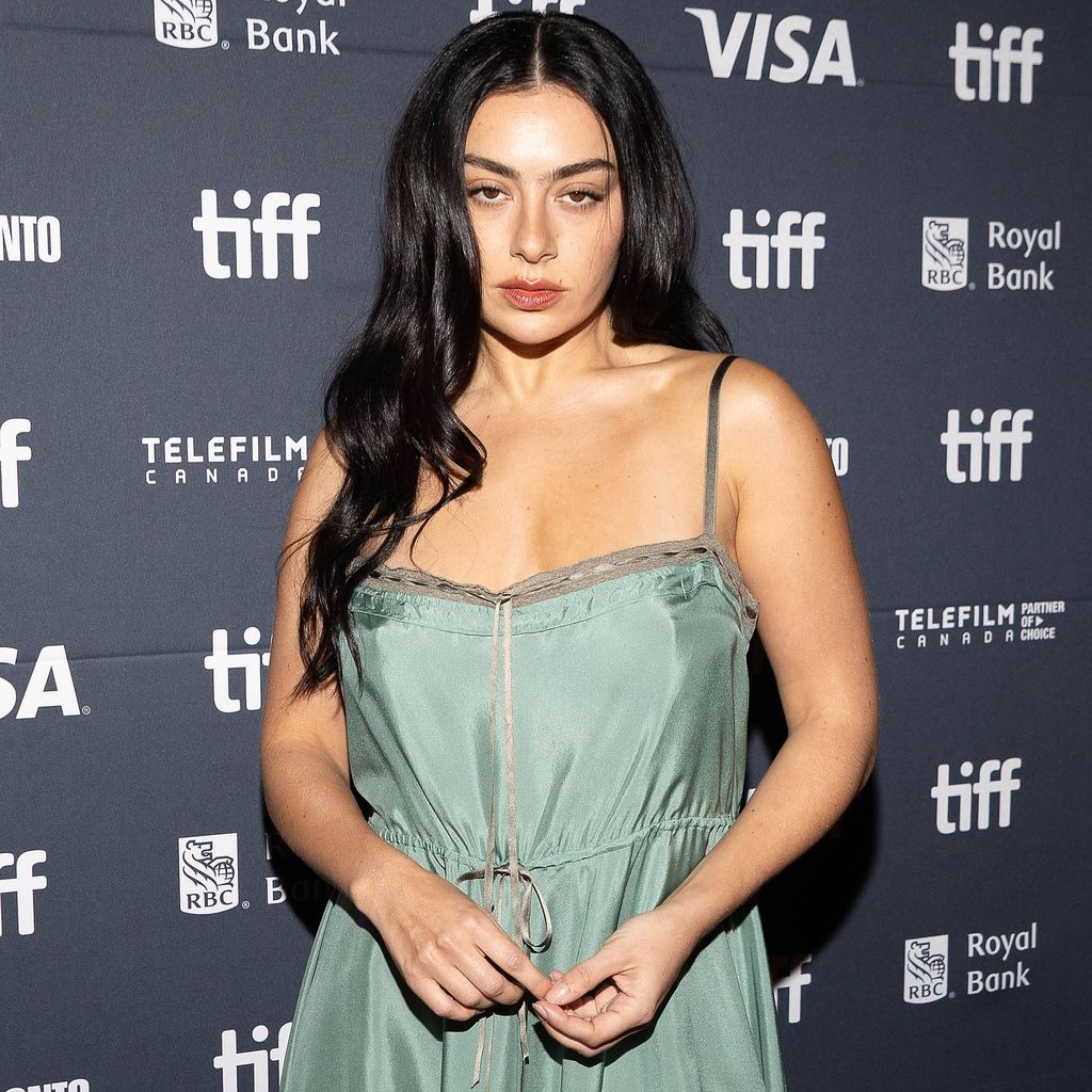 Charli XCX, Sängerin