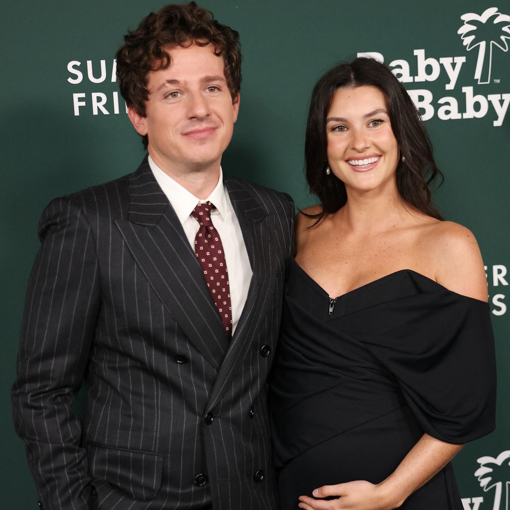 Charlie Puth und Brooke Sansone bei der Baby2Baby Gala 2025