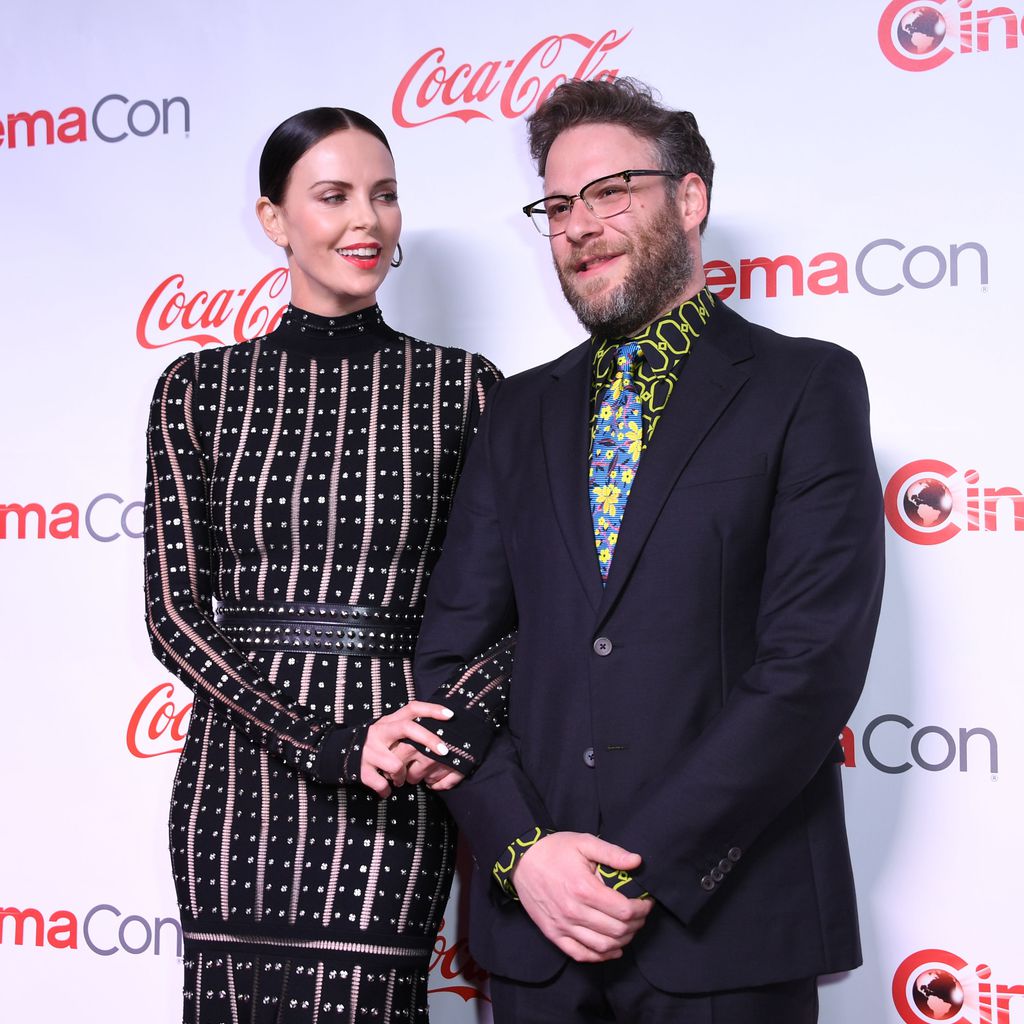 Charlize Theron und Seth Rogen auf einem Event in Las Vegas