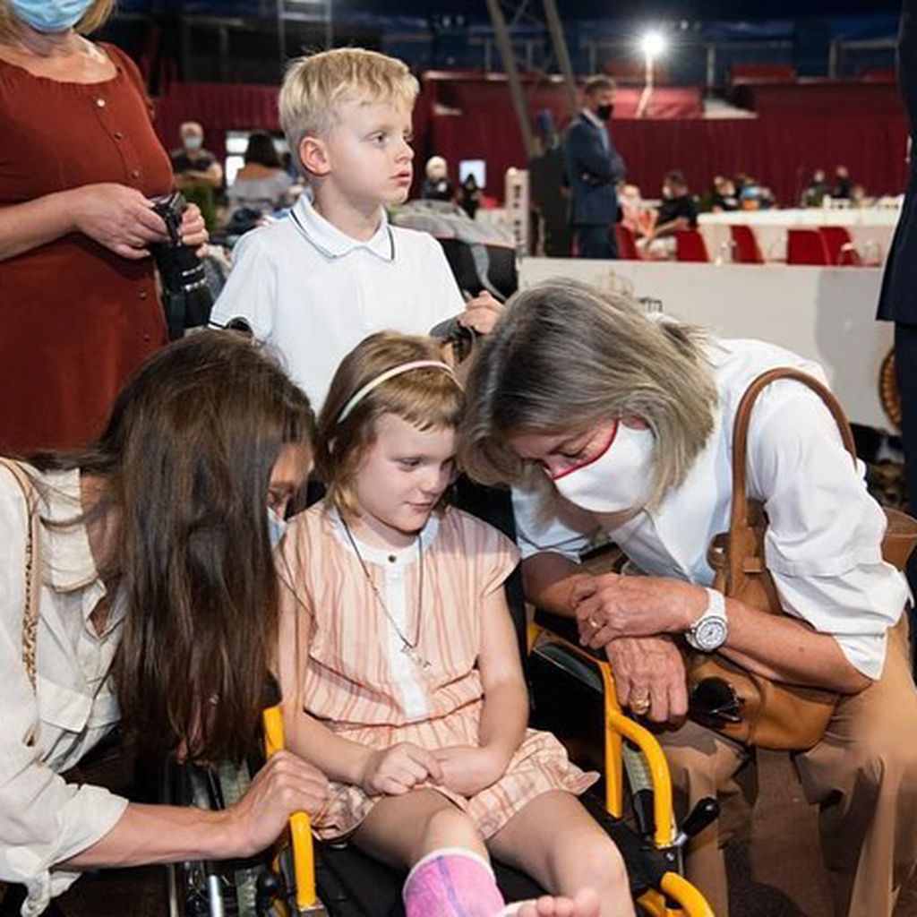 Charlotte Casiraghi-Rassam, Prinzessin Gabriella, Prinz Jacques und Prinzessin Caroline