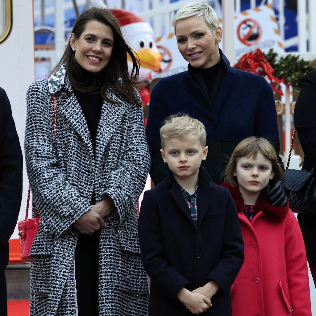 Charlotte Casiraghi und Fürstin Charlène mit ihren Kindern Jacques und Gabriella
