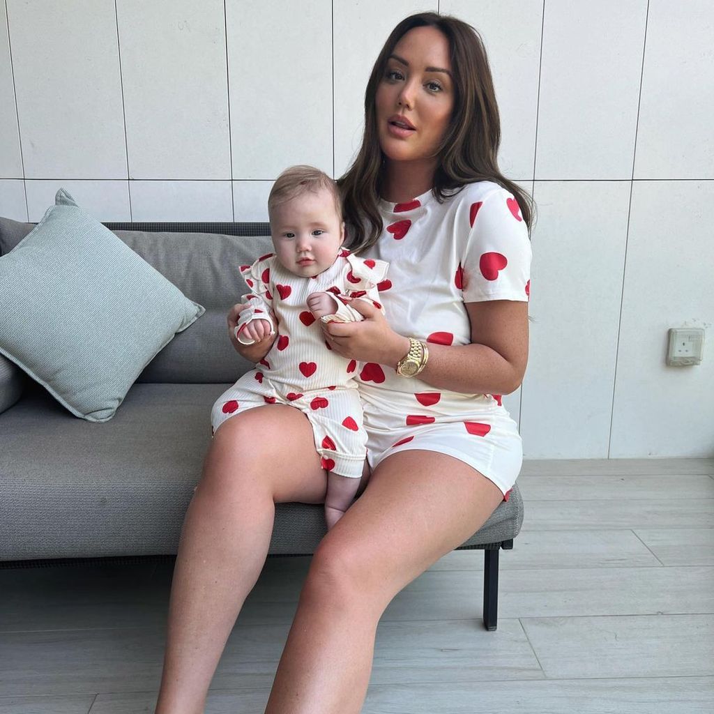 Charlotte Crosby mit ihrer Tochter Alba