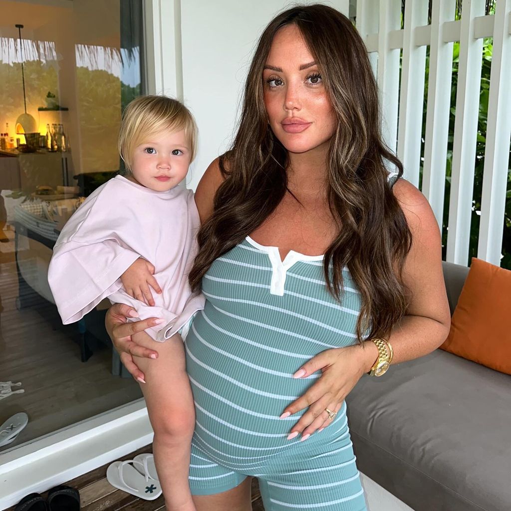 Charlotte Crosby mit ihrer Tochter Alba im Oktober 2024