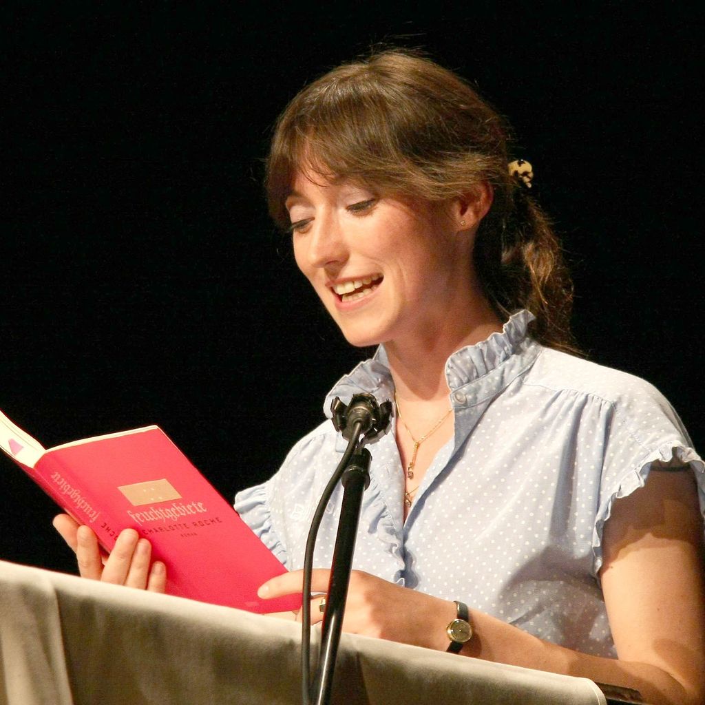 Charlotte Roche bei einer Lesung