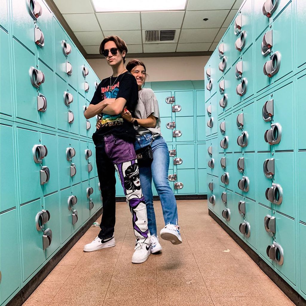 Chase Hudson undn Charli D'Amelio im Disneyland