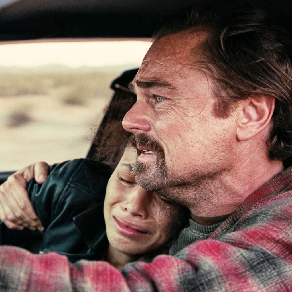 Chase Infiniti und Leonardo DiCaprio in einer Szene aus "One Battle After Another" (2025)