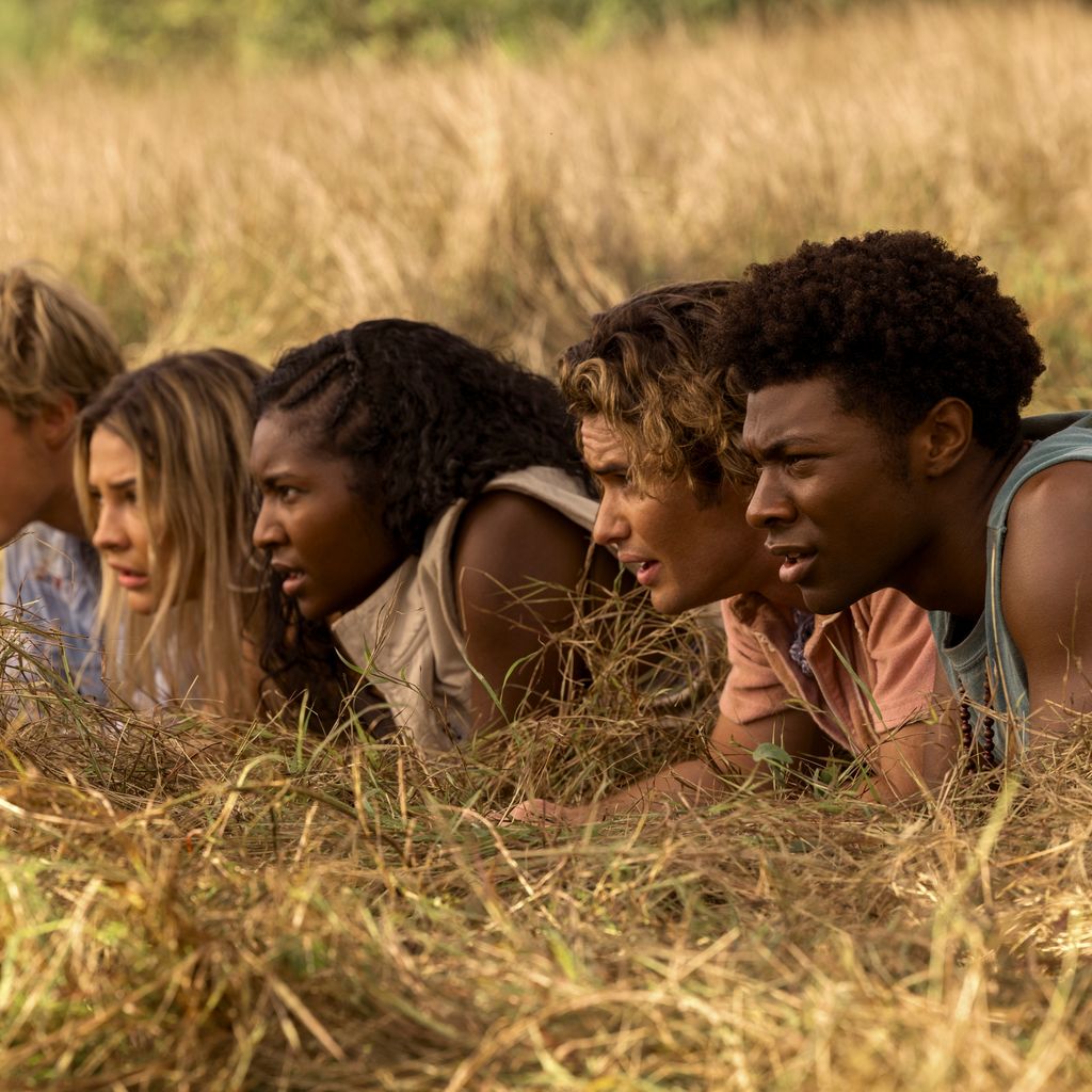 Chase Stokes, Madelyn Cline, Carlacia Grant, Rudy Pankow und Jonathan Davis in "Outer Banks"
