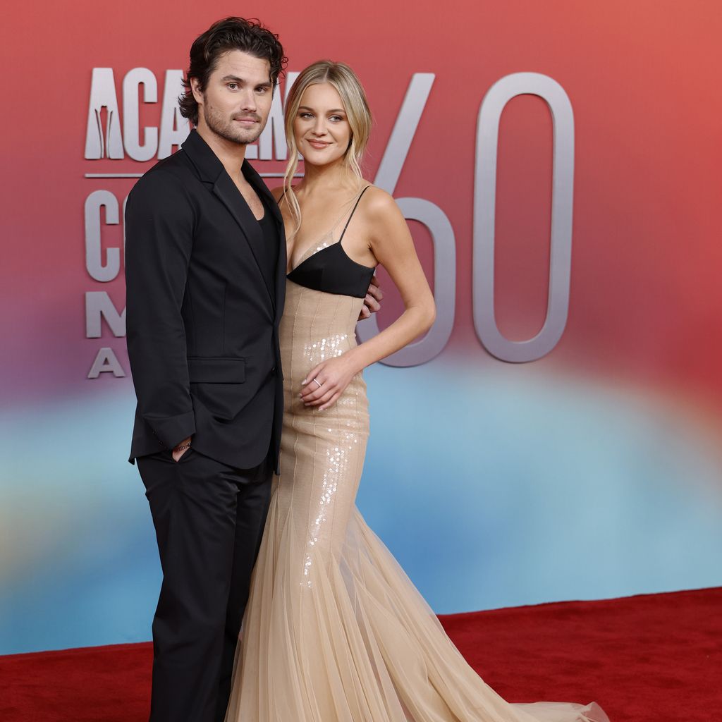 Chase Stokes und Kelsea Ballerini bei den ACM Awards 2025