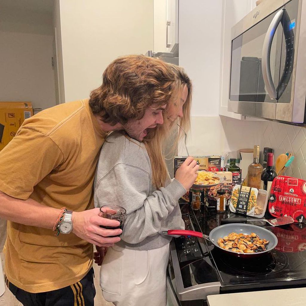 "Outer Banks"-Stars Chase Stokes und Madelyn Cline