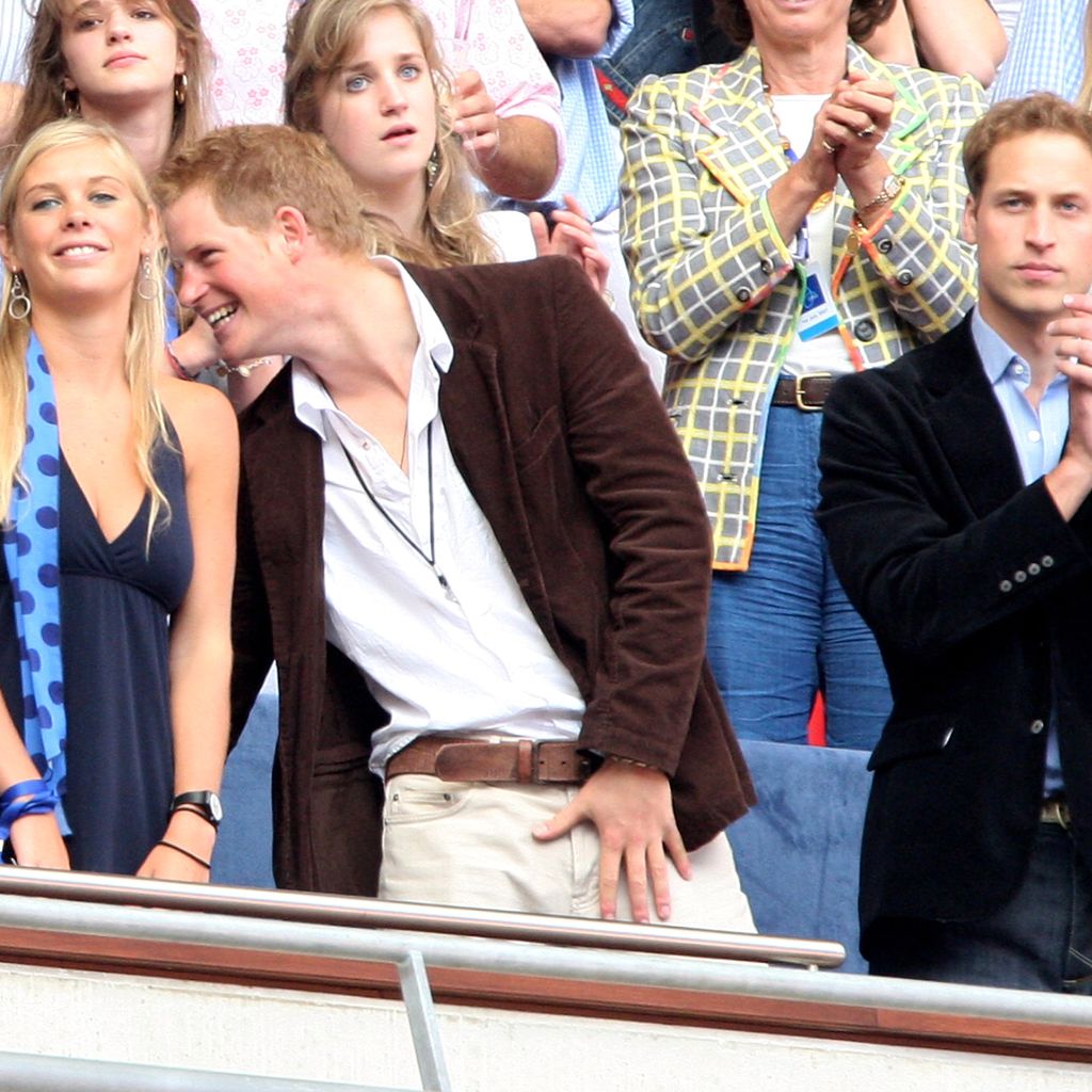 Chelsy Davy, Prinz Harry und Prinz William bei einem Konzert für Diana im Wembley-Stadion im Juli 20
