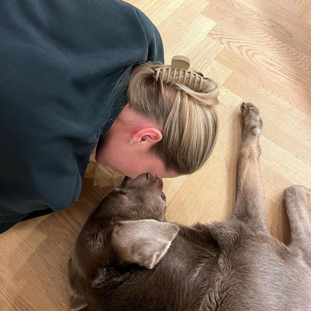 Cheyenne Pahde mit ihrem Hund