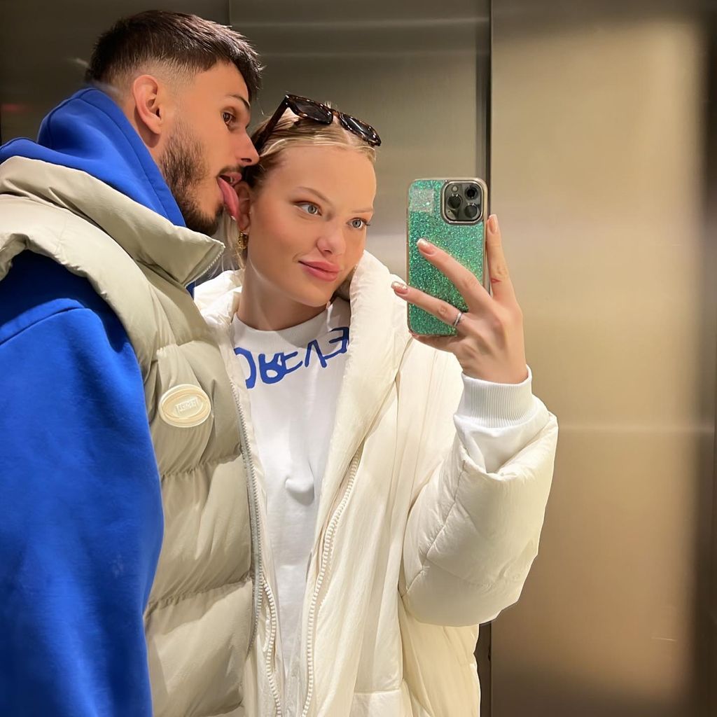 Cheyenne Ochsenknecht mit ihrem Verlobten Nino Sifkovits