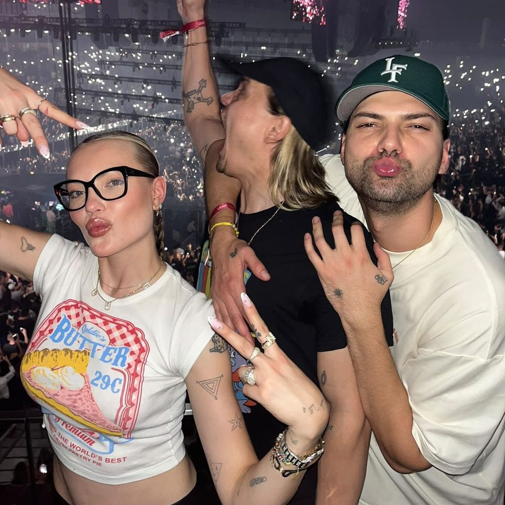 Cheyenne, Wilson Gonzalez und Jimi Blue Ochsenknecht auf einem Konzert von Drake