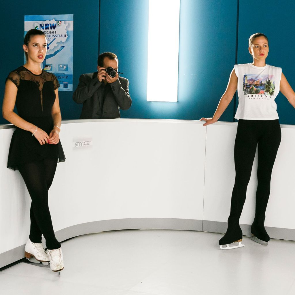 Chiara (Alexandra Fonsatti) und Marie (Cheyenne Pahde) bei AWZ
