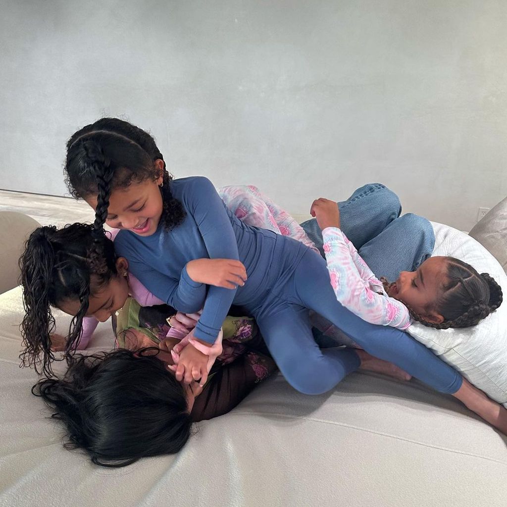 Kylie Jenner mit Chicago West, Stormi Webster und Dream Renee Kardashian