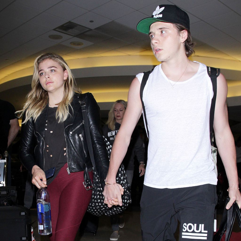 Chloë Moretz und Brooklyn Beckham am LAX-Flughafen