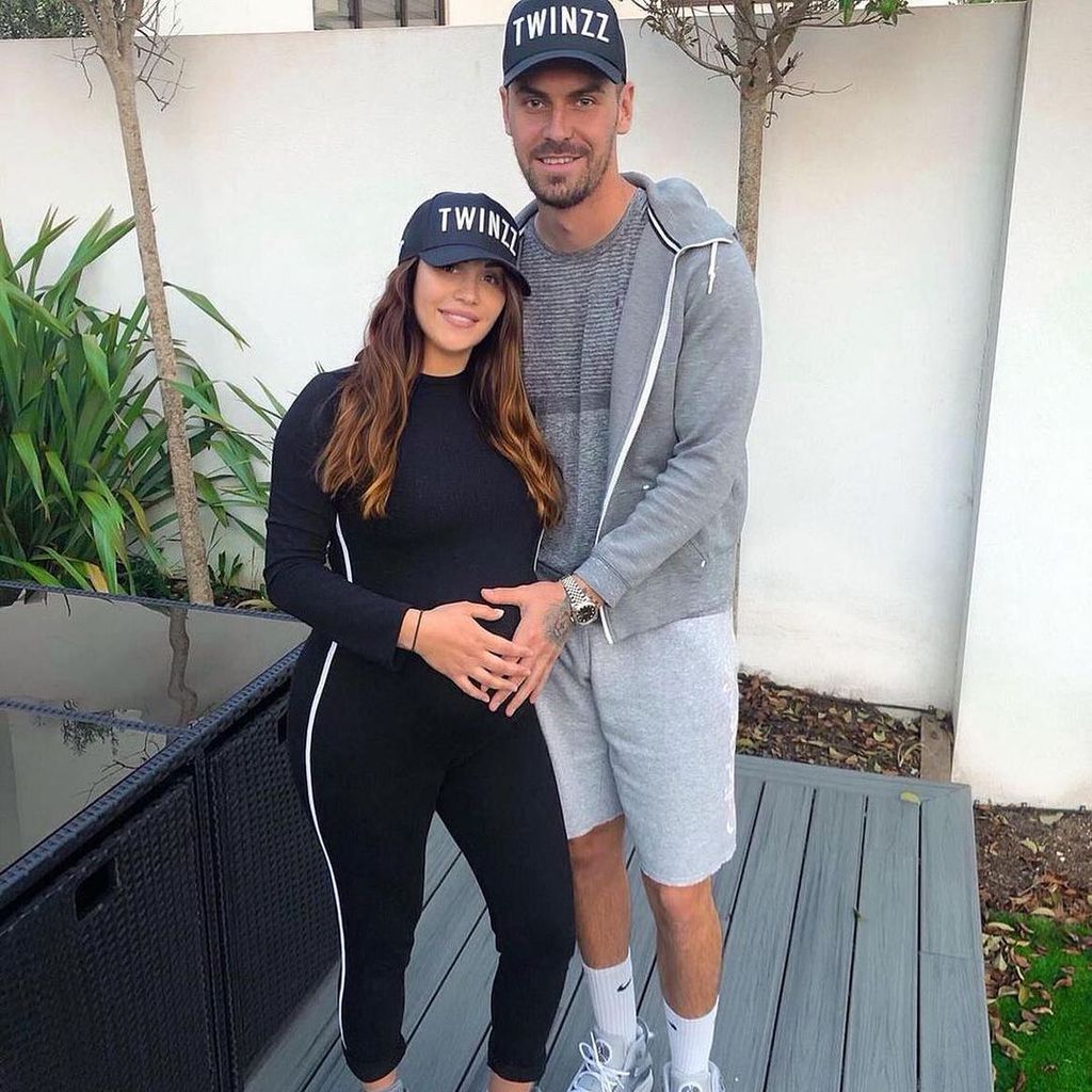 Chloe Goodman mit ihrem Verlobten Grant Hall