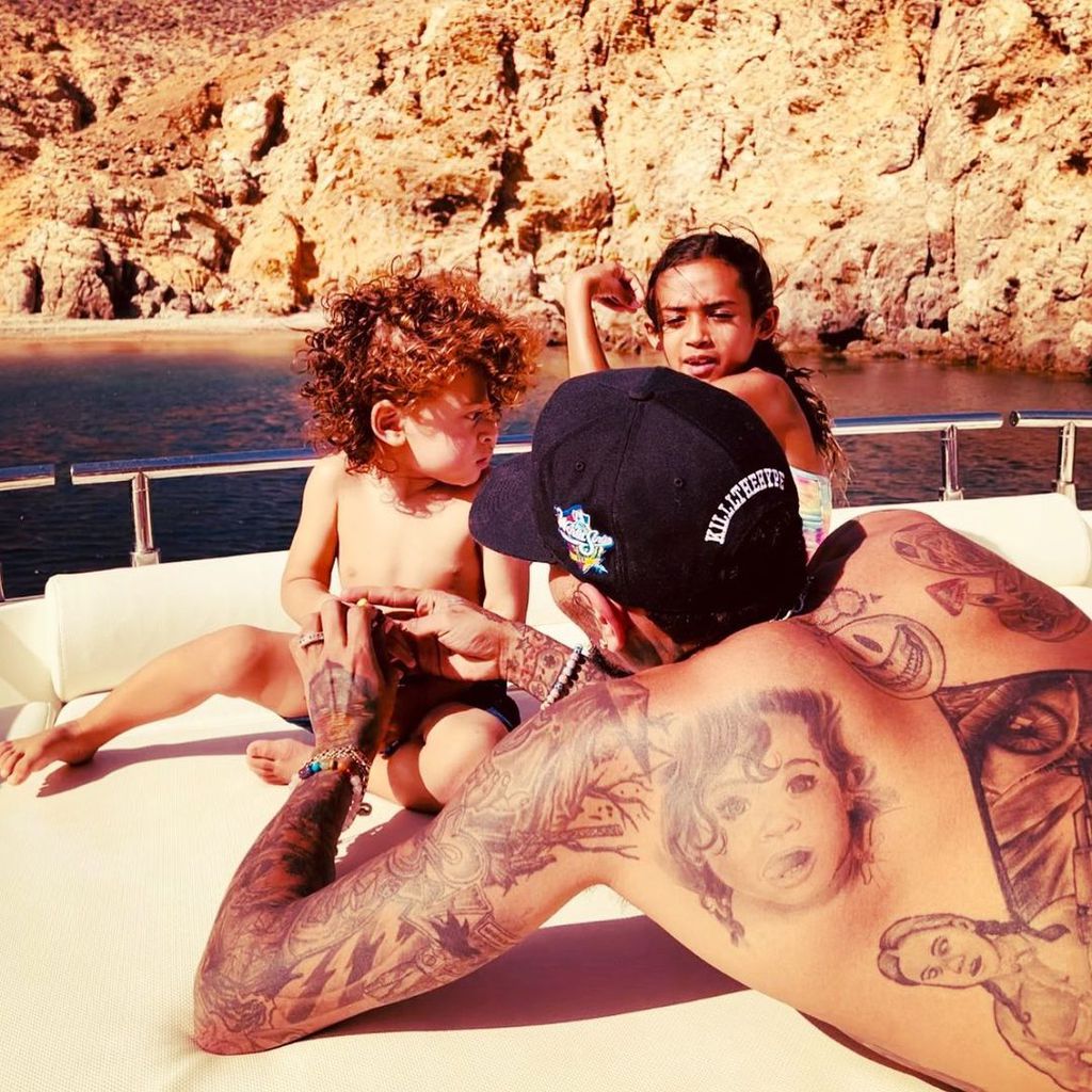 Chris Brown mit seinen Kindern Aeko und Royalty