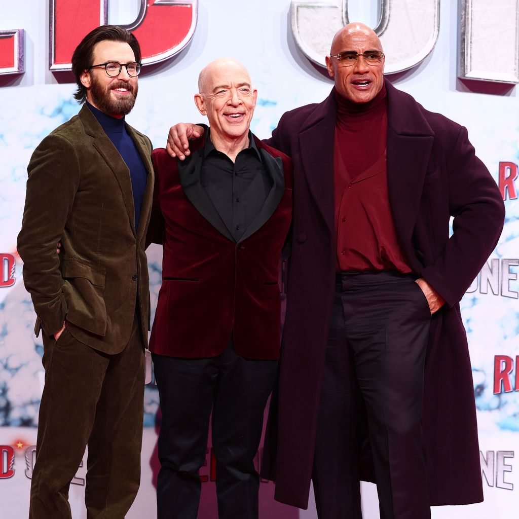 Chris Evans, J. K. Simmons und Dwayne Johnson bei der "Red One - Alarmstufe Weihnachten"-Premiere