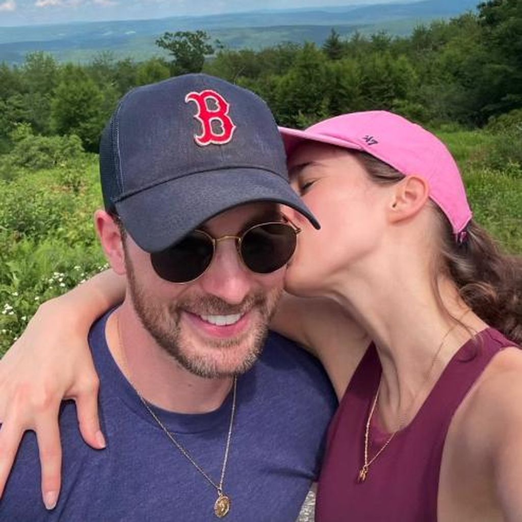 Filmstar Chris Evans und seine Freundin