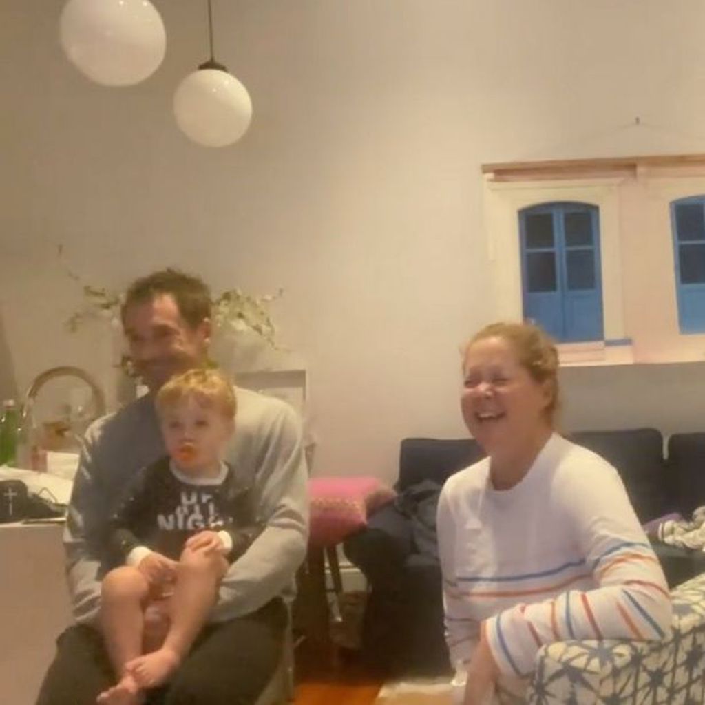 Chris Fischer mit seinem Sohn Gene und Amy Schumer