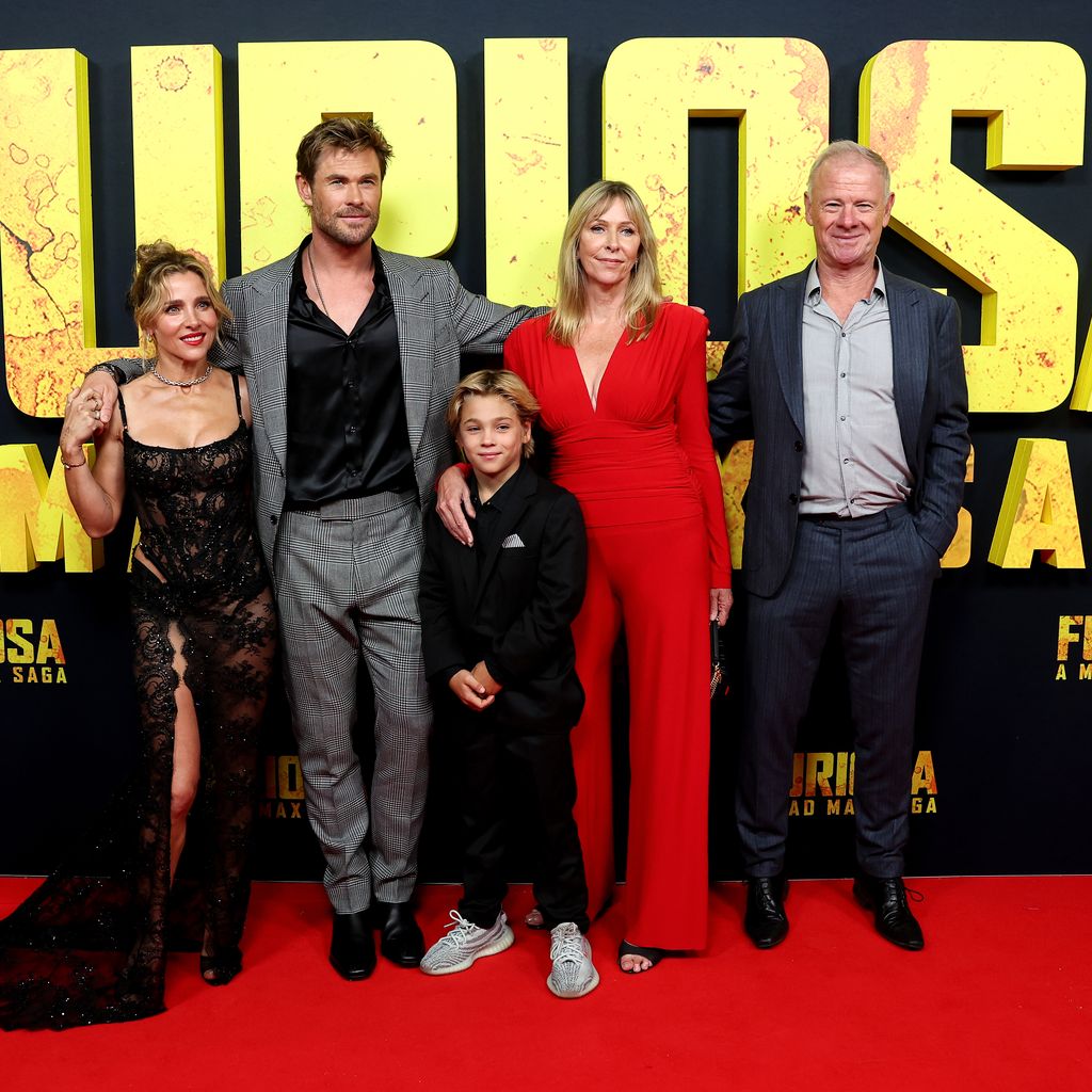 Chris Hemsworth mit seiner gesamten Familie