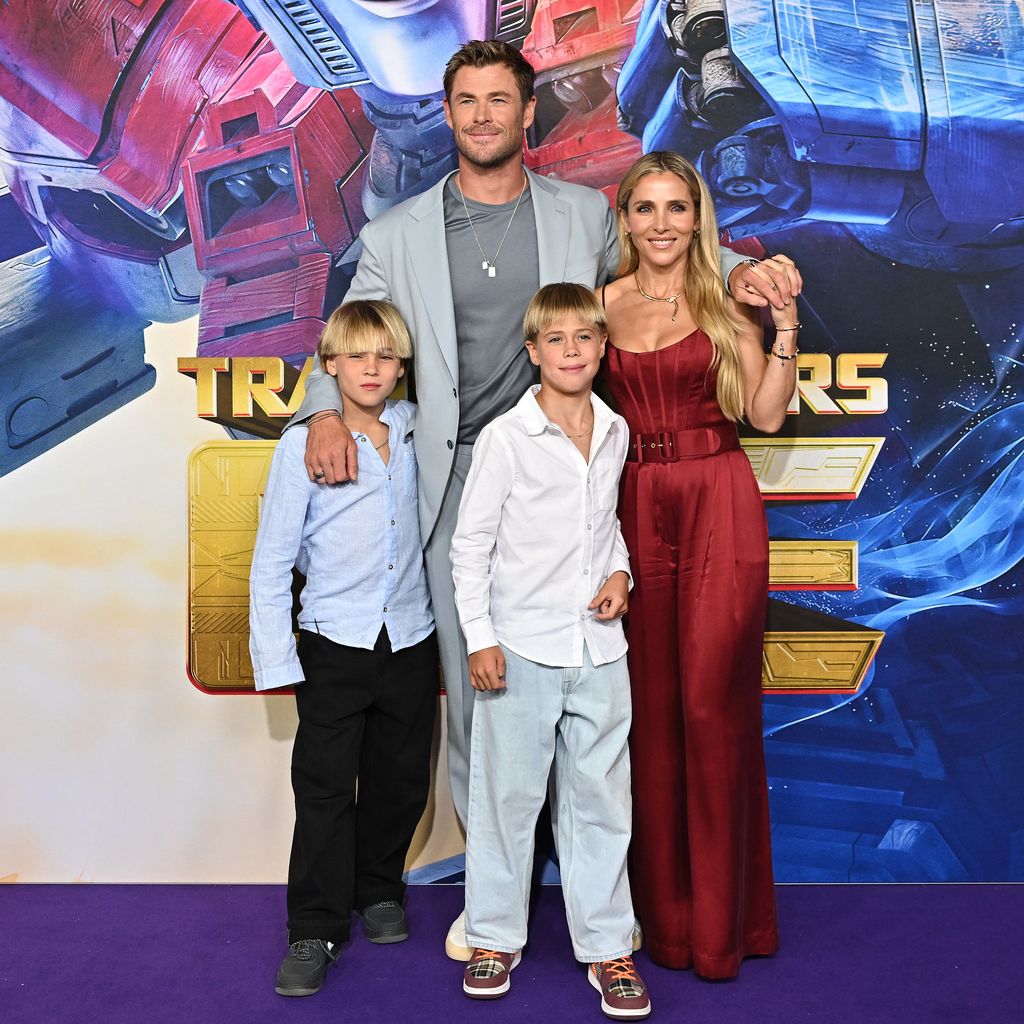 Chris Hemsworth mit seiner Familie bei der Premiere von "Transformers One"