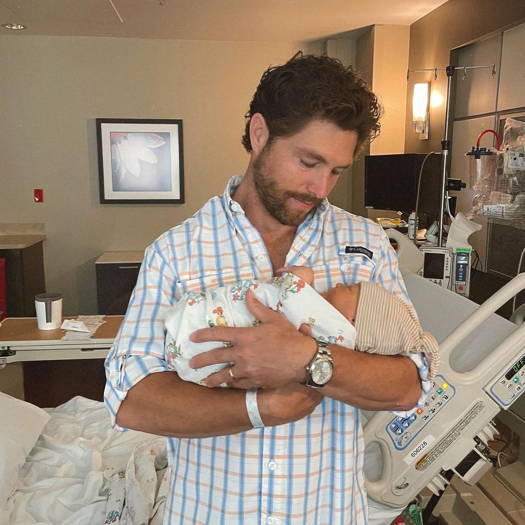 Chris Lane mit seinem Sohn Dutton im Juni 2021