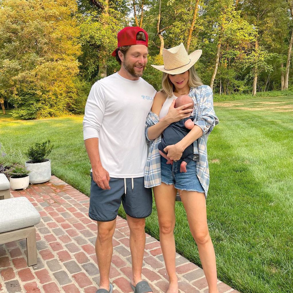Chris Lane und Lauren Lane mit ihrem Sohn Dutton im Juli 2021
