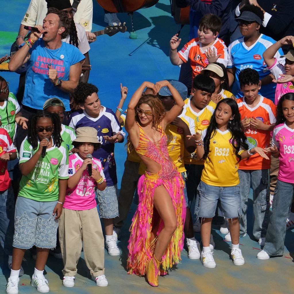 Chris Martin und Shakira mit Kindern, Halbzeitshow im WM-Finale 2026